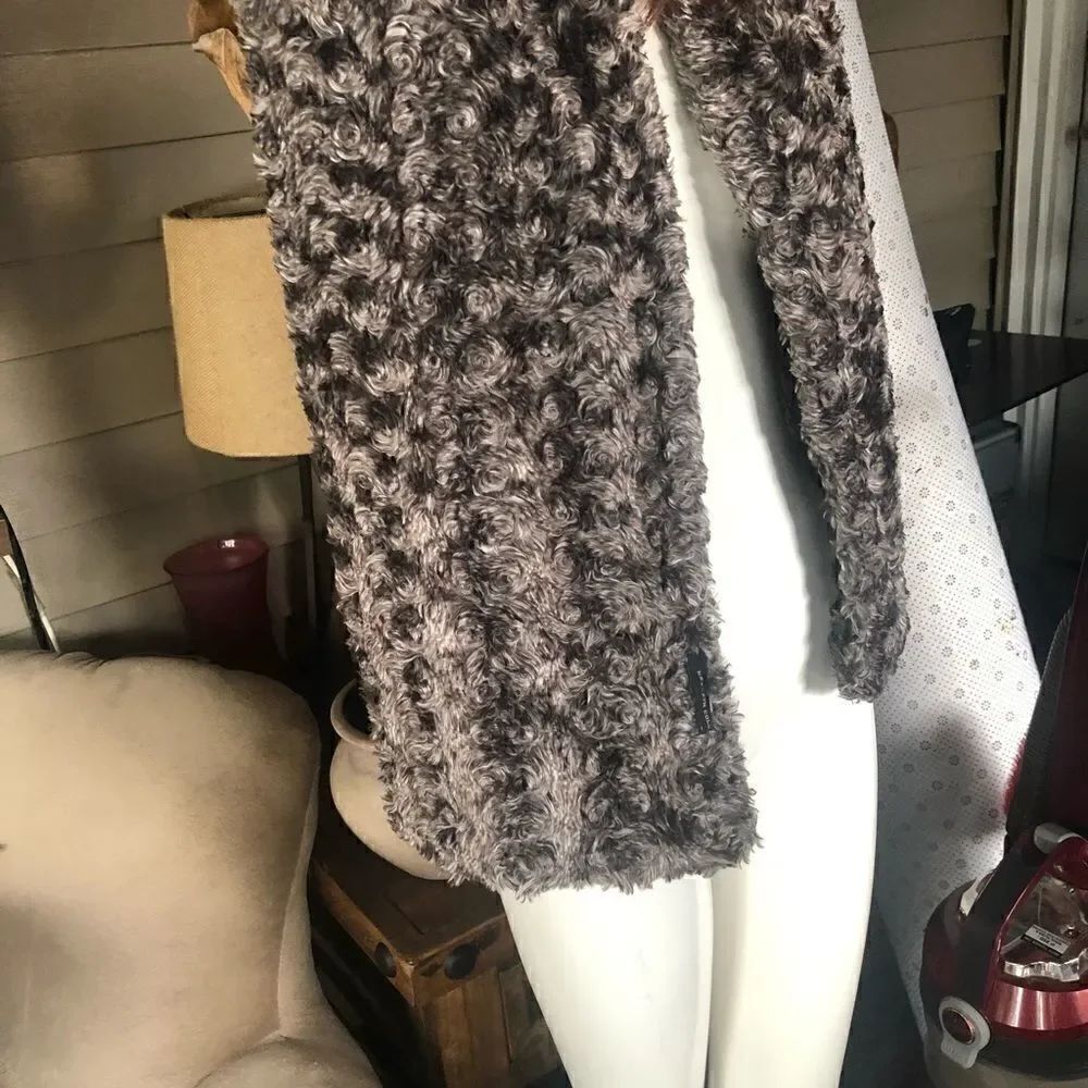 Kenneth Cole scarf - Picture 3 of 8